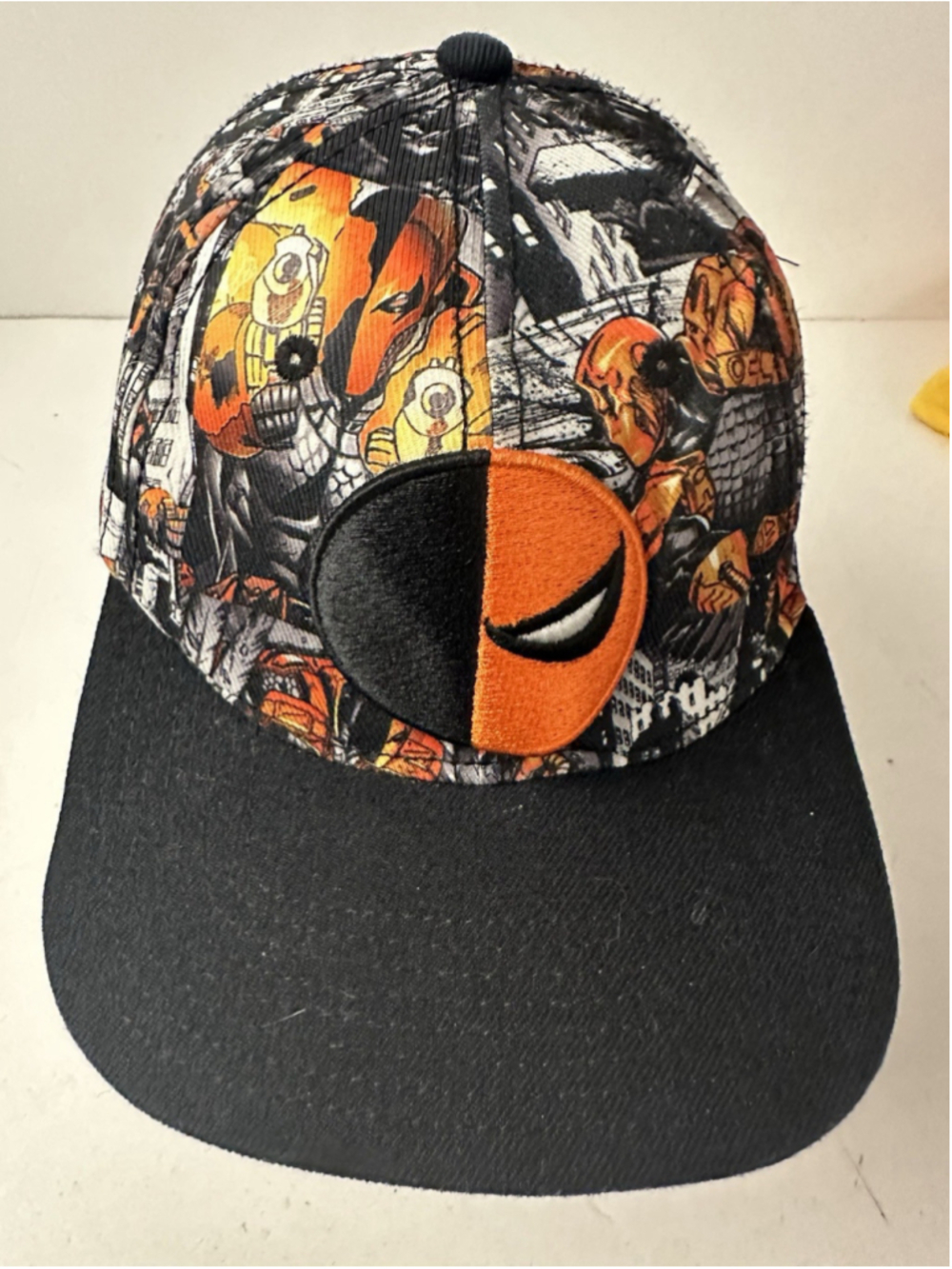 DC Comics Deathstroke Graphic Print Snapback Hat Flat Brim Black Orange Cap 2015